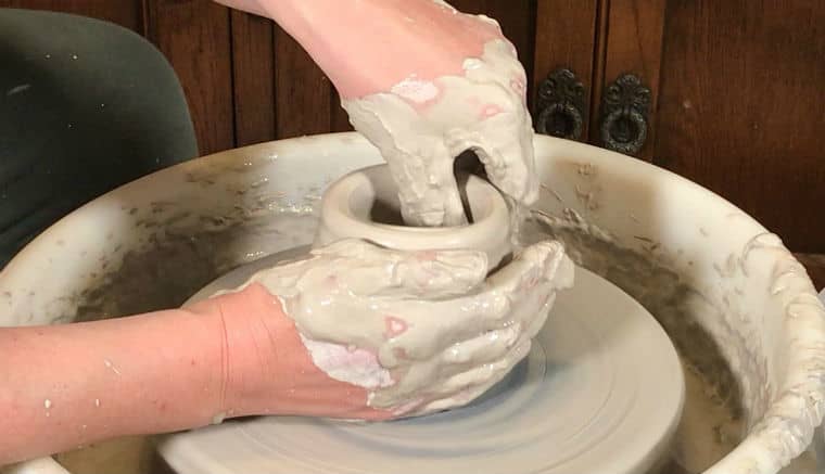 what direction should a pottery wheel turn