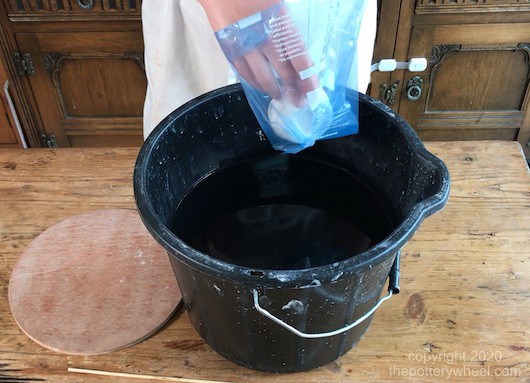 4 Ways to Rehydrate Bone Dry Clay Pots - What Works?