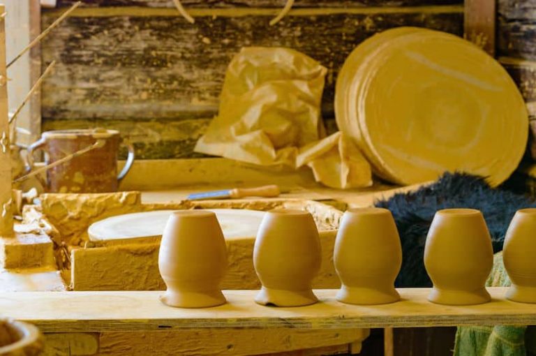 8 Reasons Pottery Clay Cracks When Drying 11 Solutions