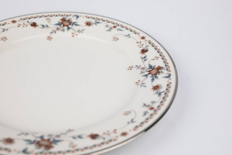 Are Porcelain Plates Microwave Safe?