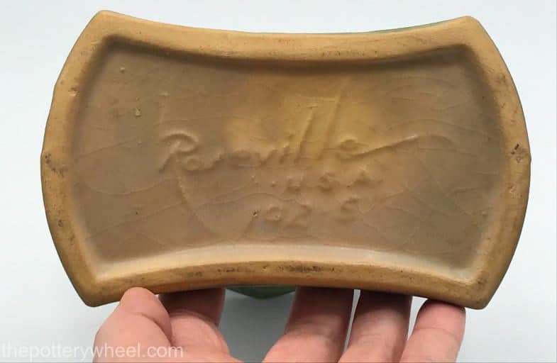 how to identify Roseville pottery