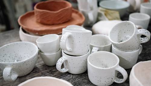 stoneware pottery mugs
