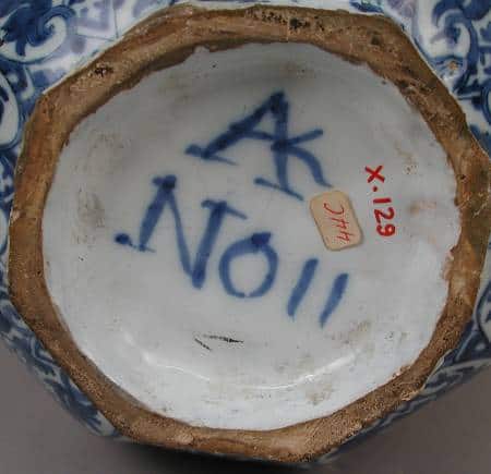 How to identify Delft pottery