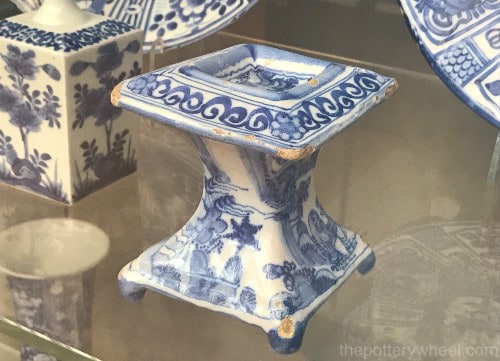 How is delft pottery made
