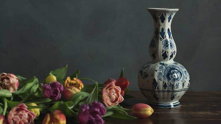 How is delft pottery made
