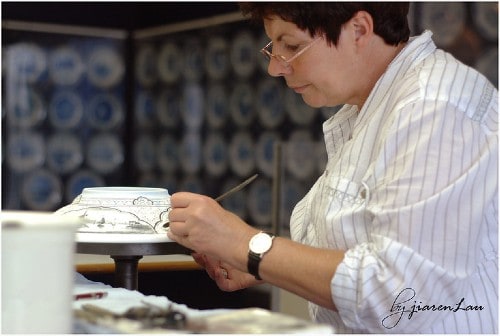 Painting delft pottery
