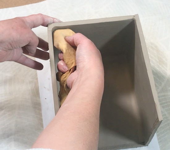 smoothing slab box with chamois leather