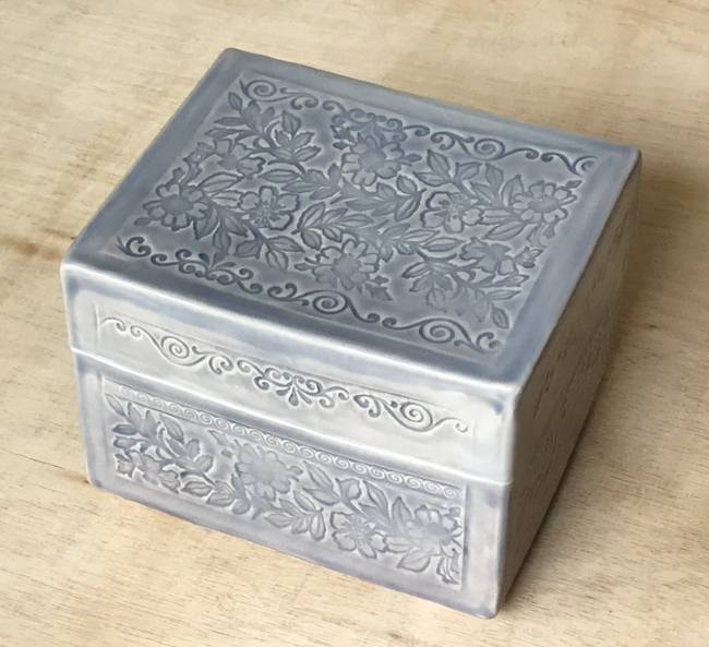 Textured ceramic slab box