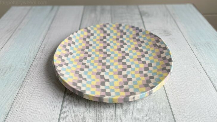 Colored nerikomi pottery plate