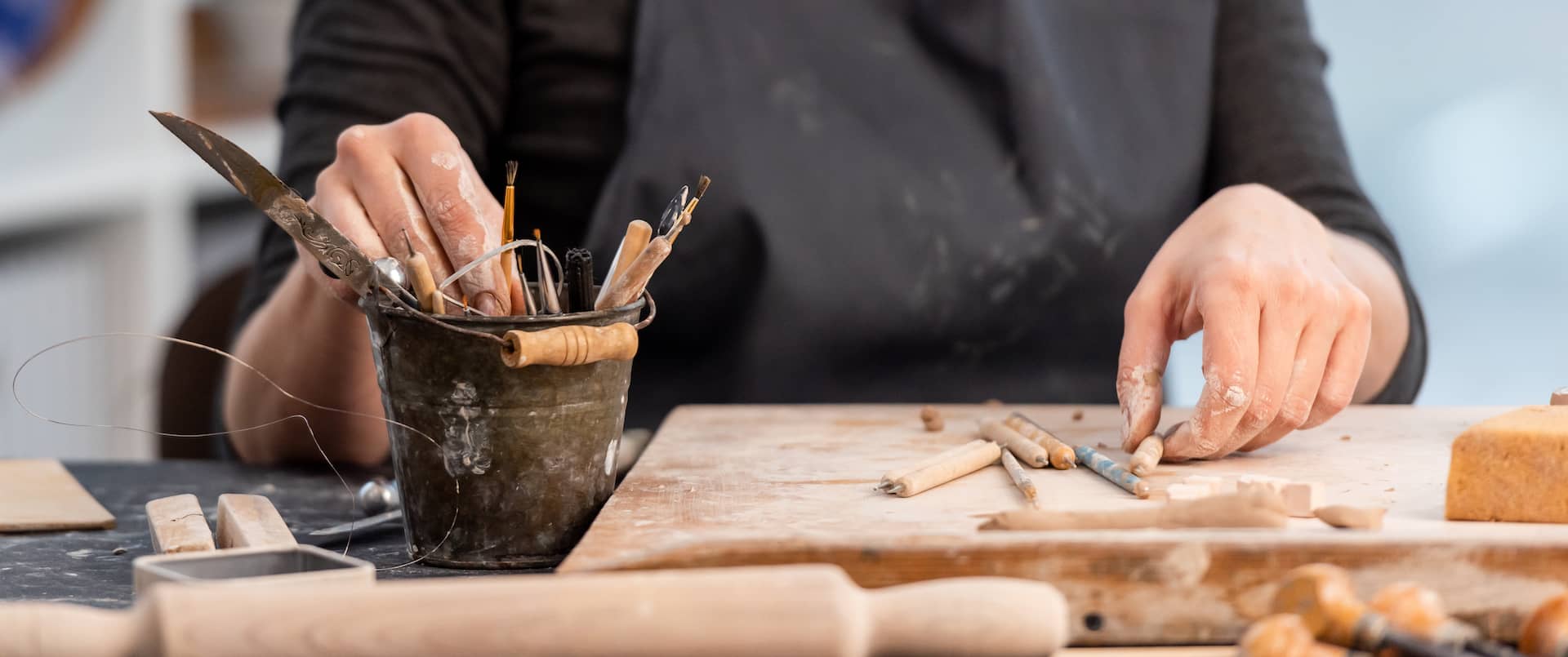 15 Tips on Setting Up a Home Pottery Studio on a Budget