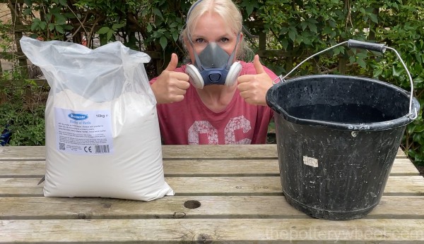 Wear a dust mask when making a plaster slab for drying clay