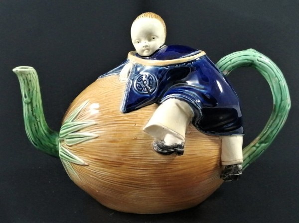 Holdcroft majolica teapot