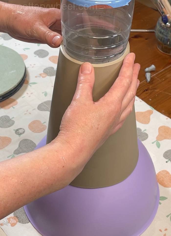 shaping the ends of the flower jug vase
