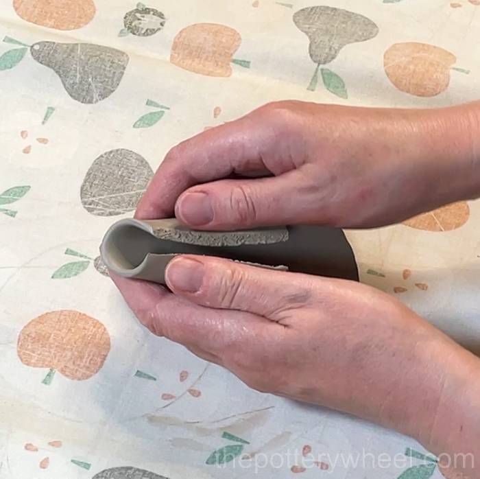 curving the spout around
