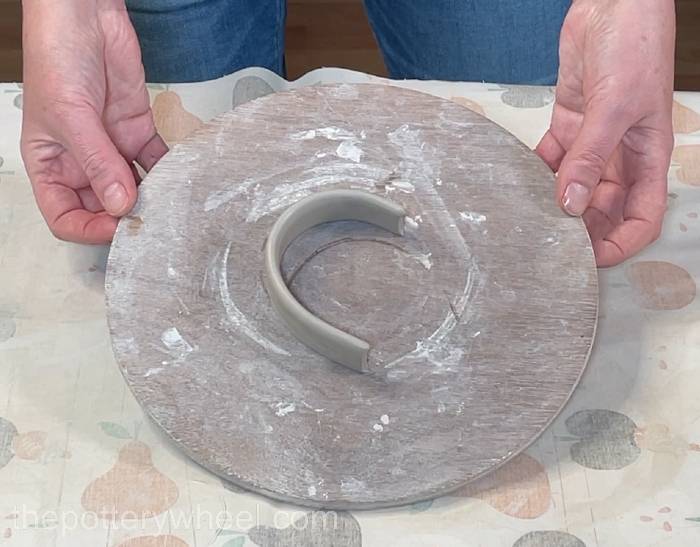 curve the coffee jug handle into shape