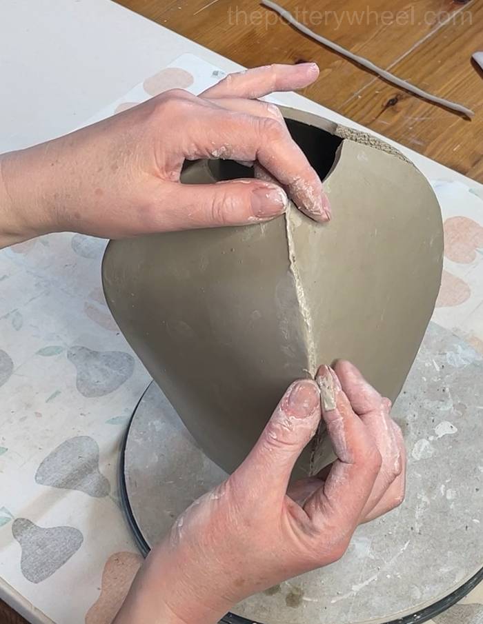 Adding the fourth side to the petal-shaped vase