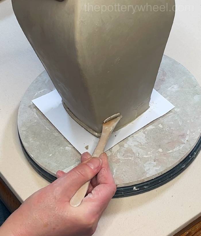 Blend the base onto the vase